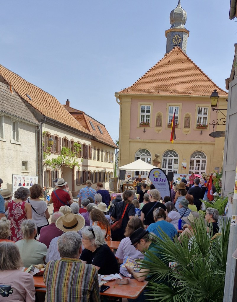 24.5.2026 Kundgebung auf dem Platz vor dem ehemaligen Rathaus in Hambach